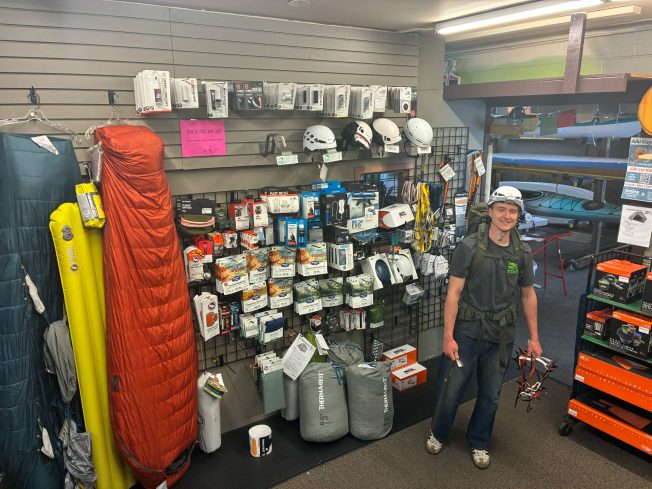 West Seattle Blog… | BIZNOTE : Monter ? Sortir ? Nouveautés chez Mountain to Sound Outfitters