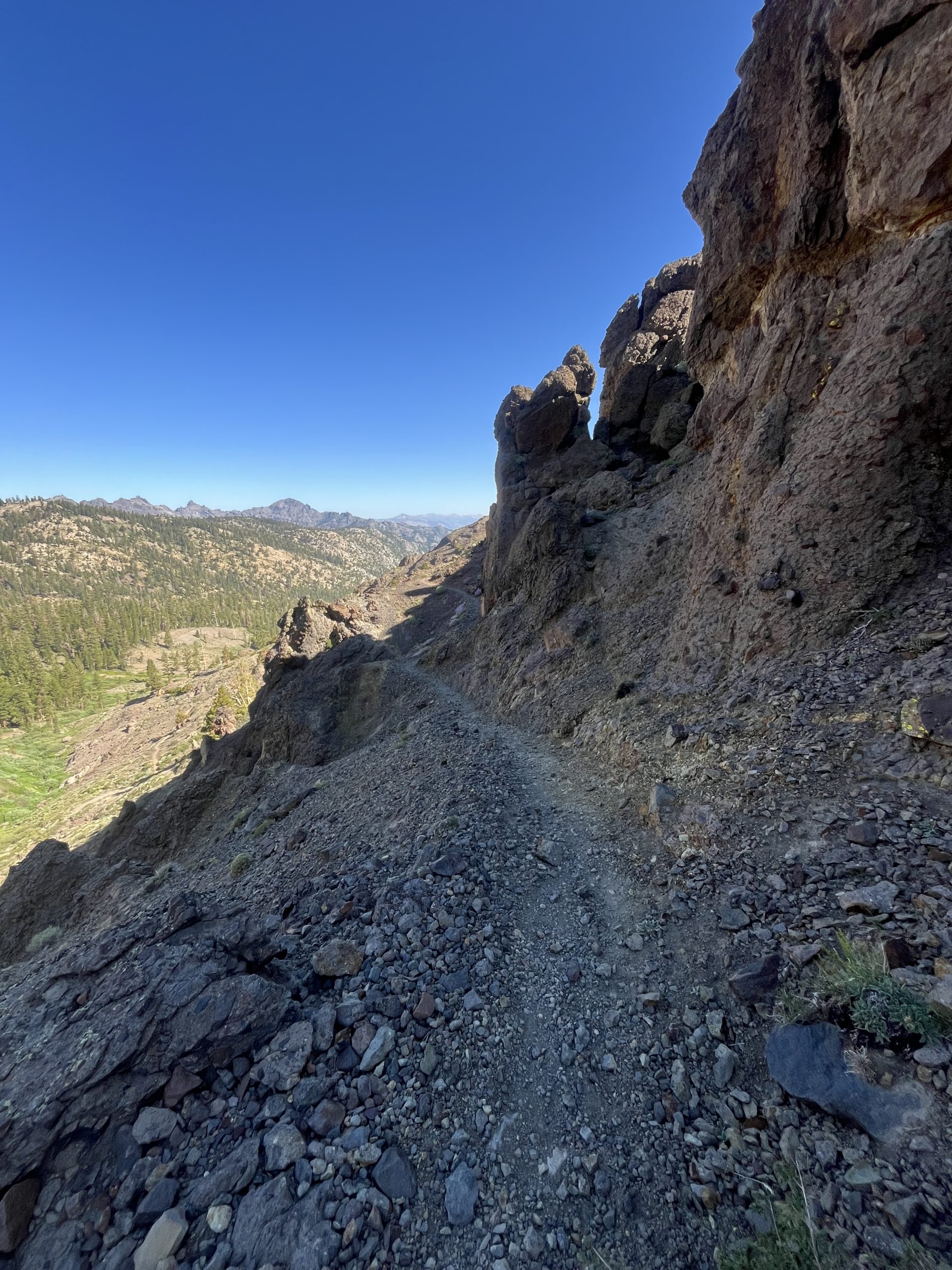 Section rocheuse du sentier