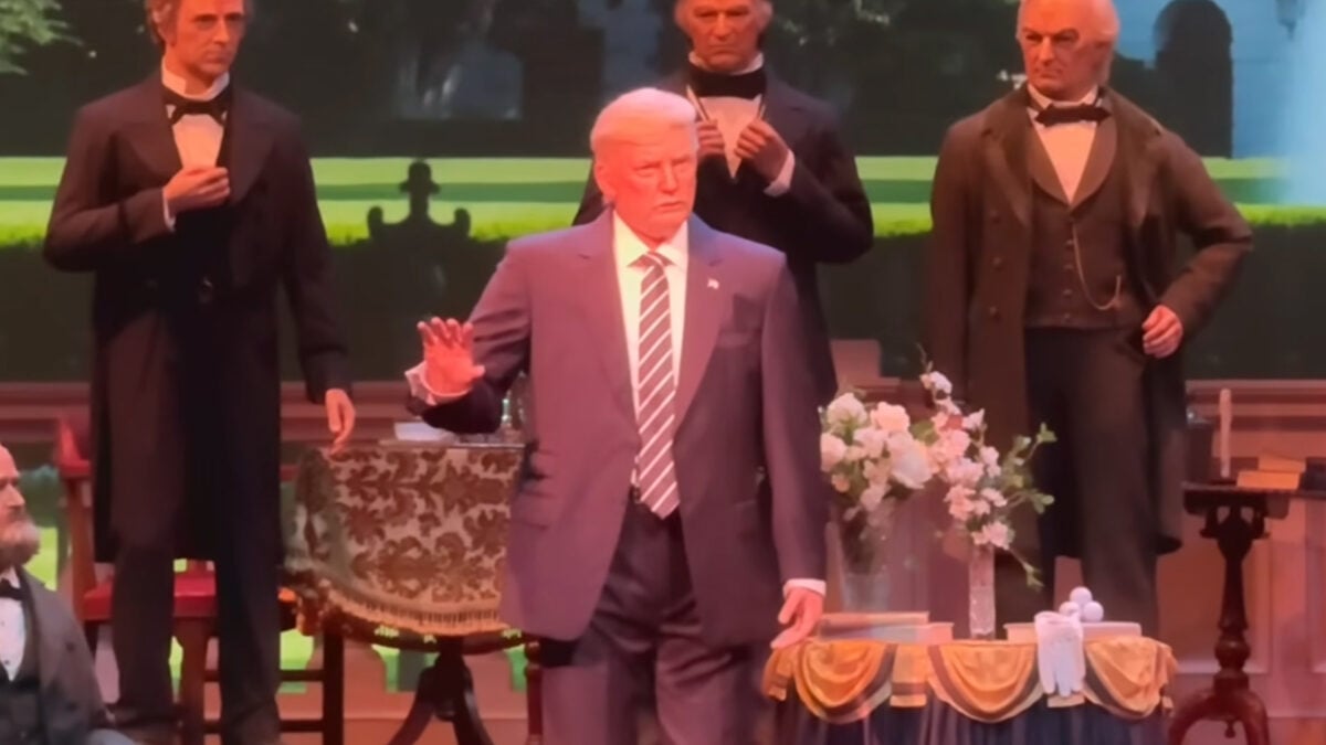 Le Robot Trump fait son grand retour à Disney World avec un nouveau look