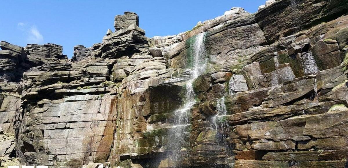 Mort après une chute au sommet de Kinder Downfall dans le Peak District