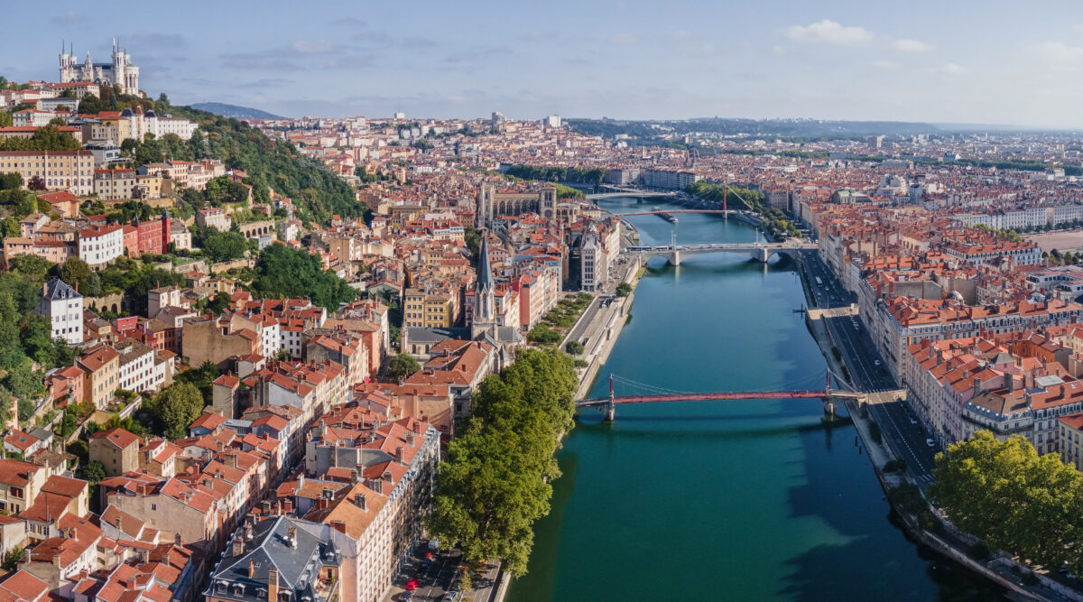 Explorez les horizons inédits qui s’offrent à vous depuis l’aéroport de Lyon en 2026 !